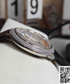 Ballon Bleu De Cartier 33MM W4BB0015 AF Factory Diamond-set Bezel AF Factory Cartier Ballon Bleu 33mm watch reference W4BB0015 with diamond-set bezel (side view).